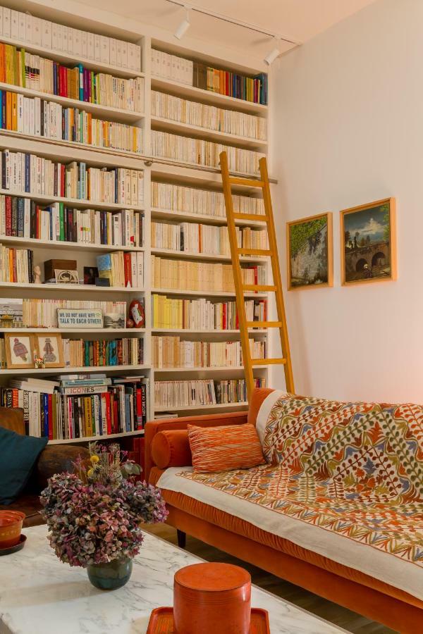 Veeve - The Library Apartment *