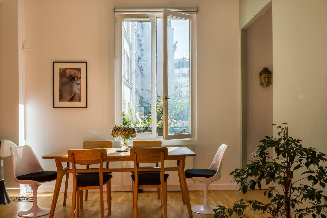 Veeve - The Library Apartment