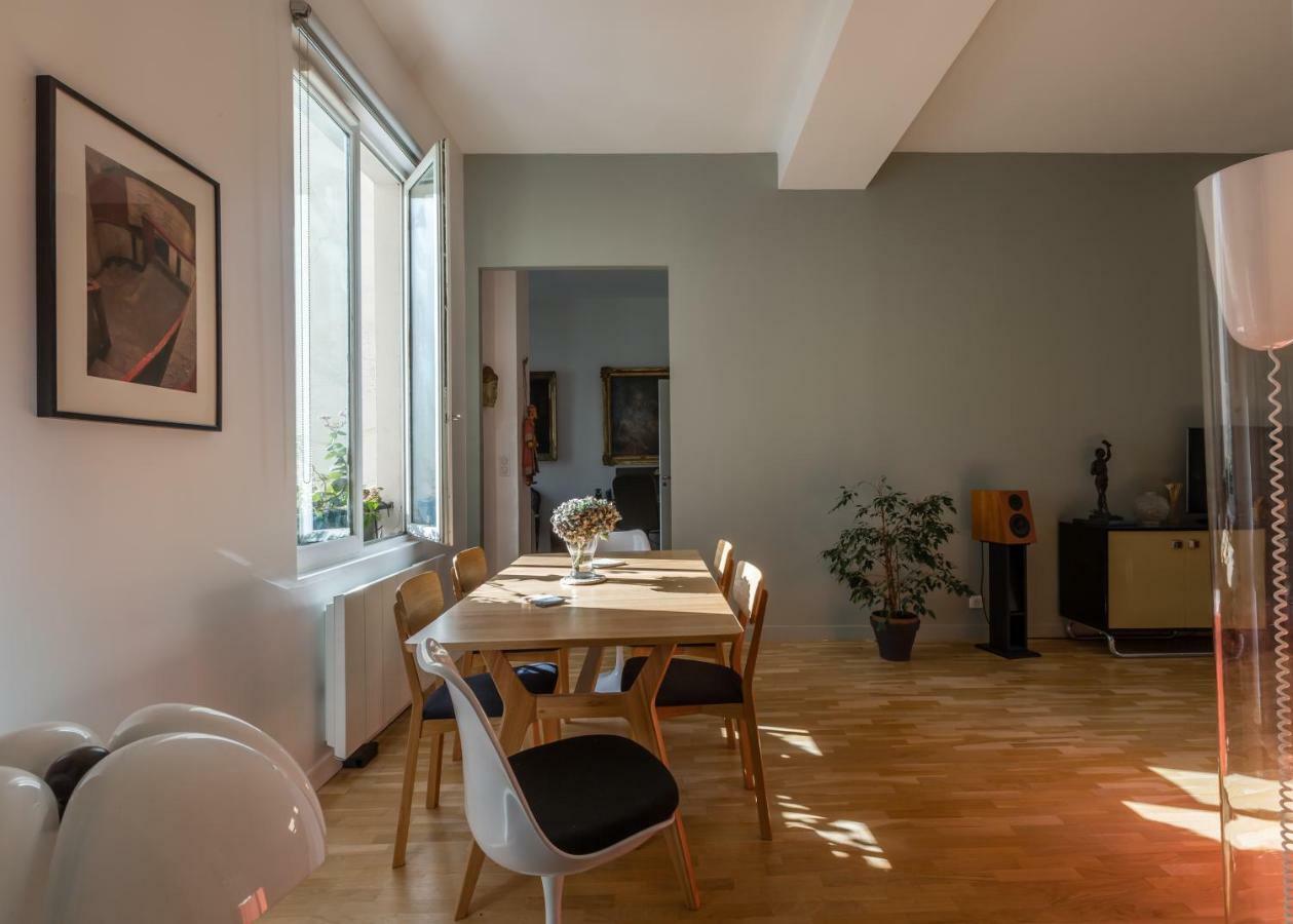 Veeve - The Library Apartment